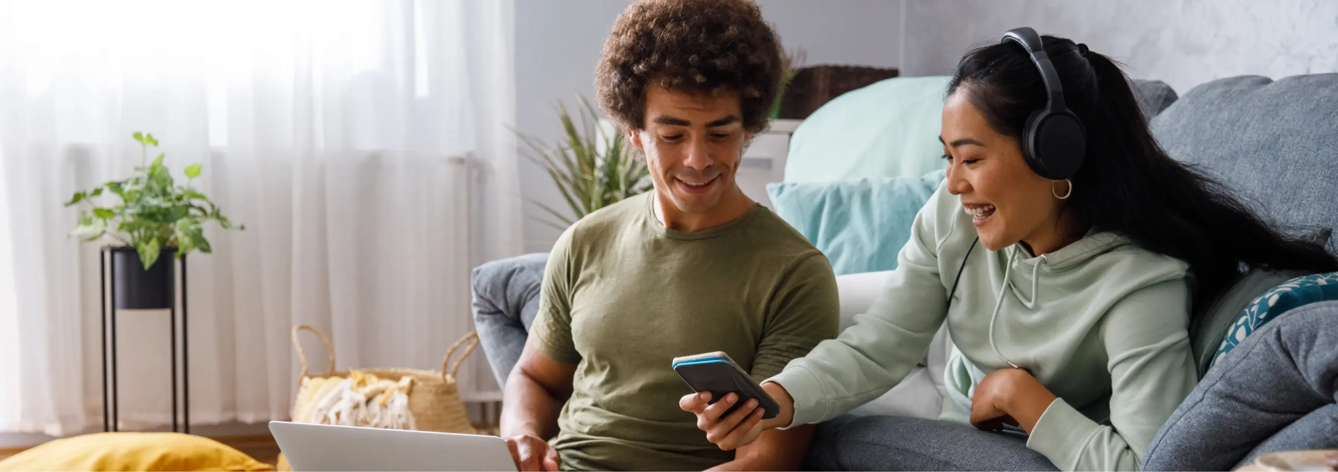 Featured content background showing Antom global payment interface