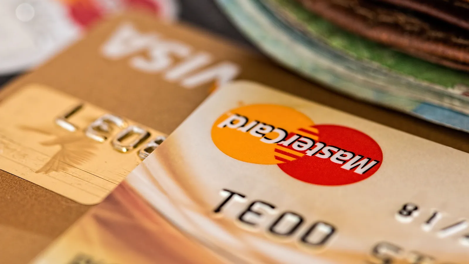 Payment Cards Explained: Types, Processing & Global Acceptance