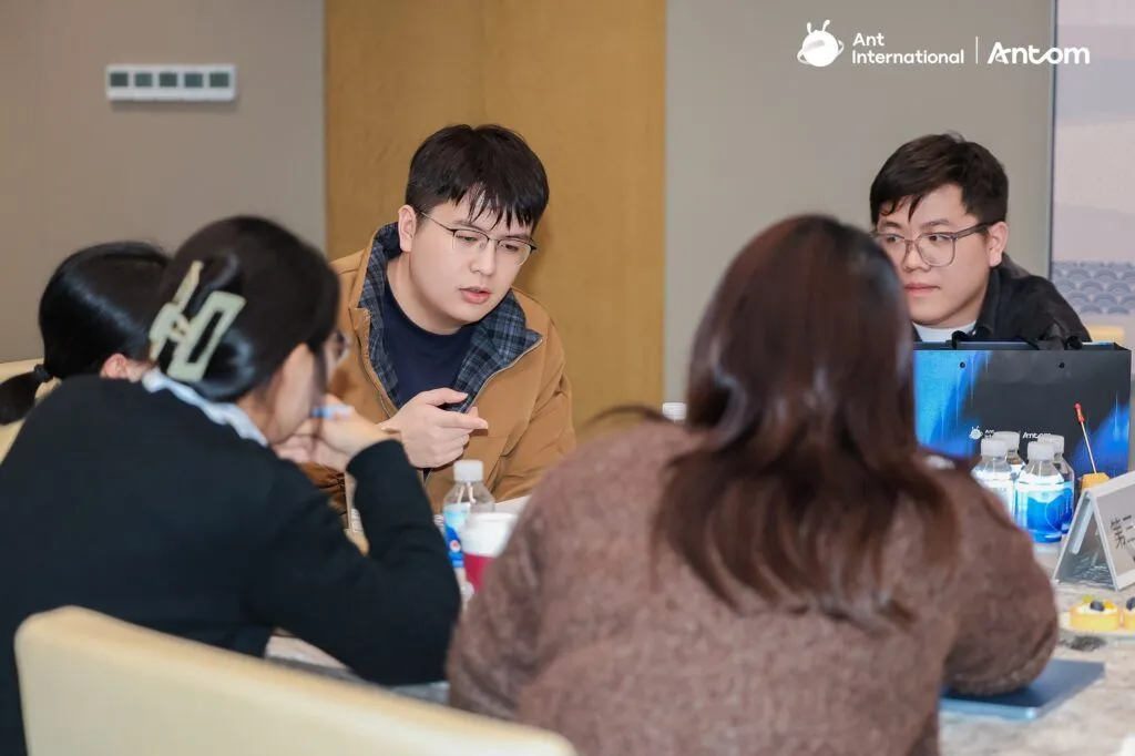 Antom出海同学会相聚蚂蚁总部，共赴2026出海增长之路！正文配图