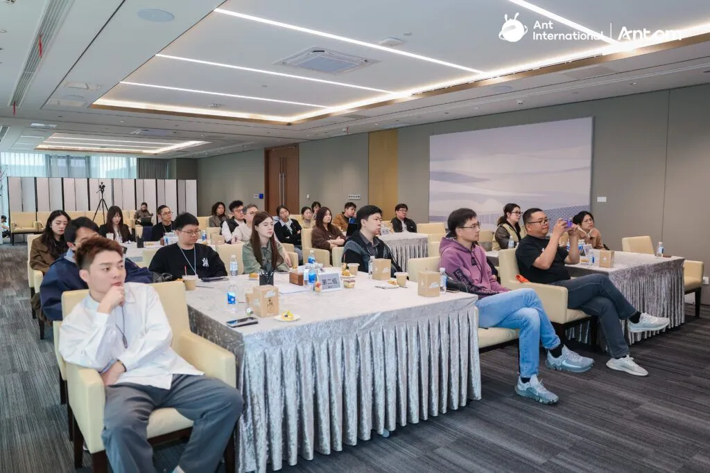 Antom出海同学会相聚蚂蚁总部，共赴2026出海增长之路！正文配图